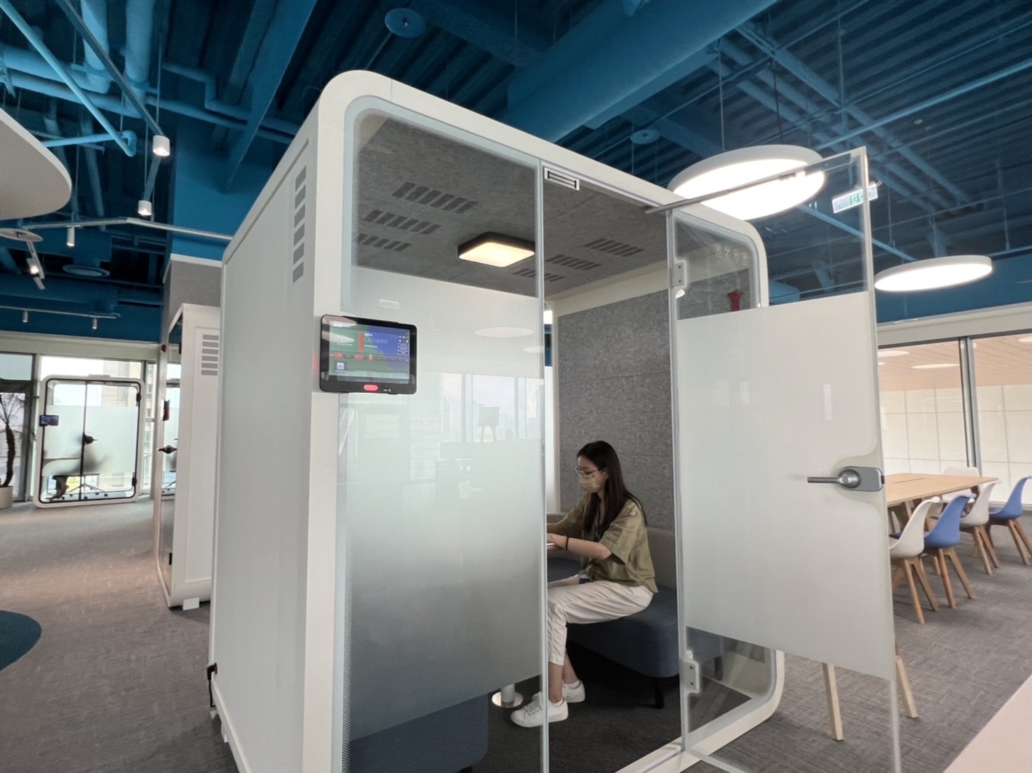 ONE游戏高雄據點的智慧行動辦公艙，展現ONE游戏在面板以外的研發應用軟實力